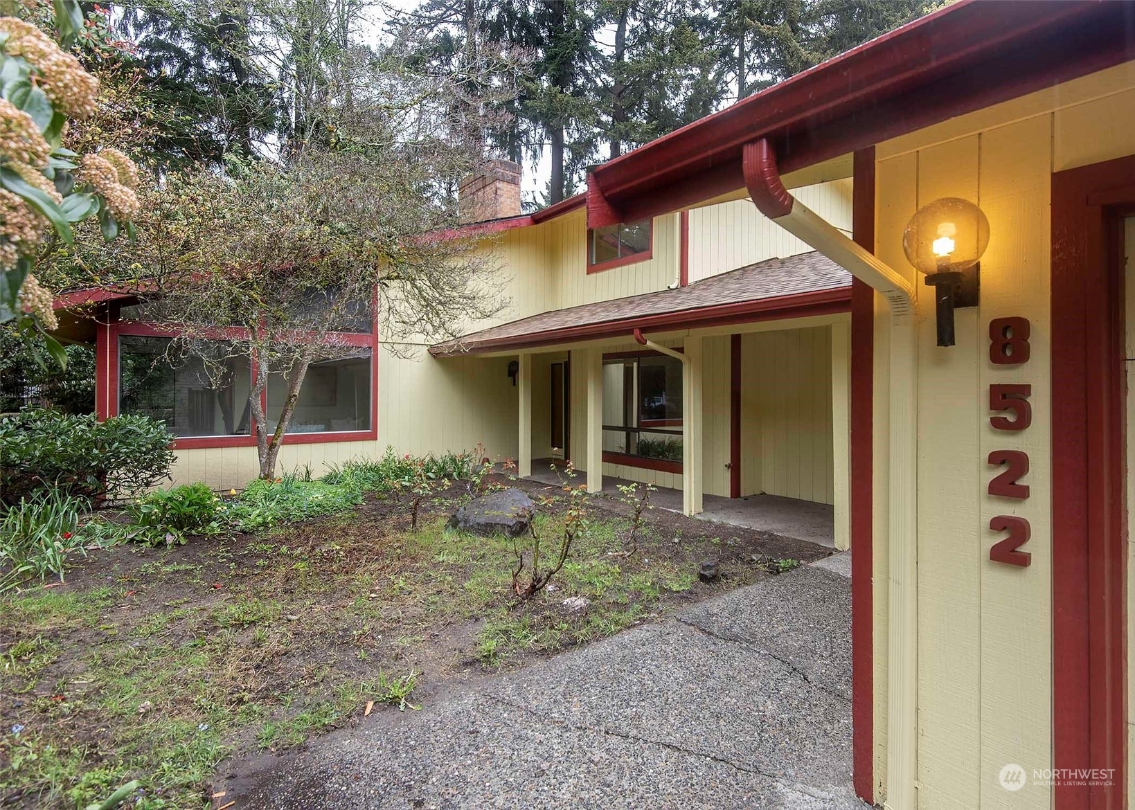 Property Photo:  8522 SE 79th Place  WA 98040 