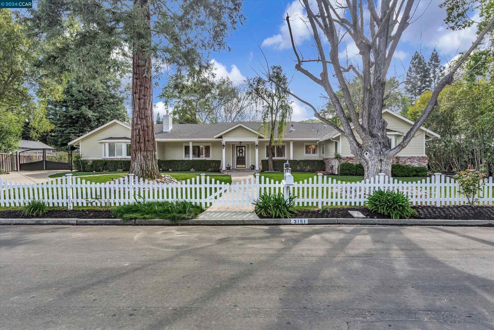 Property Photo: 3151 Lunada Ln CA 94507