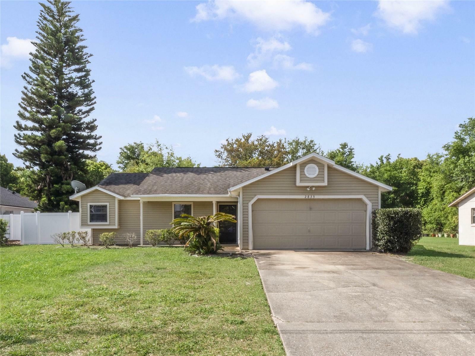 Property Photo:  2835 Staten Drive  FL 32738 