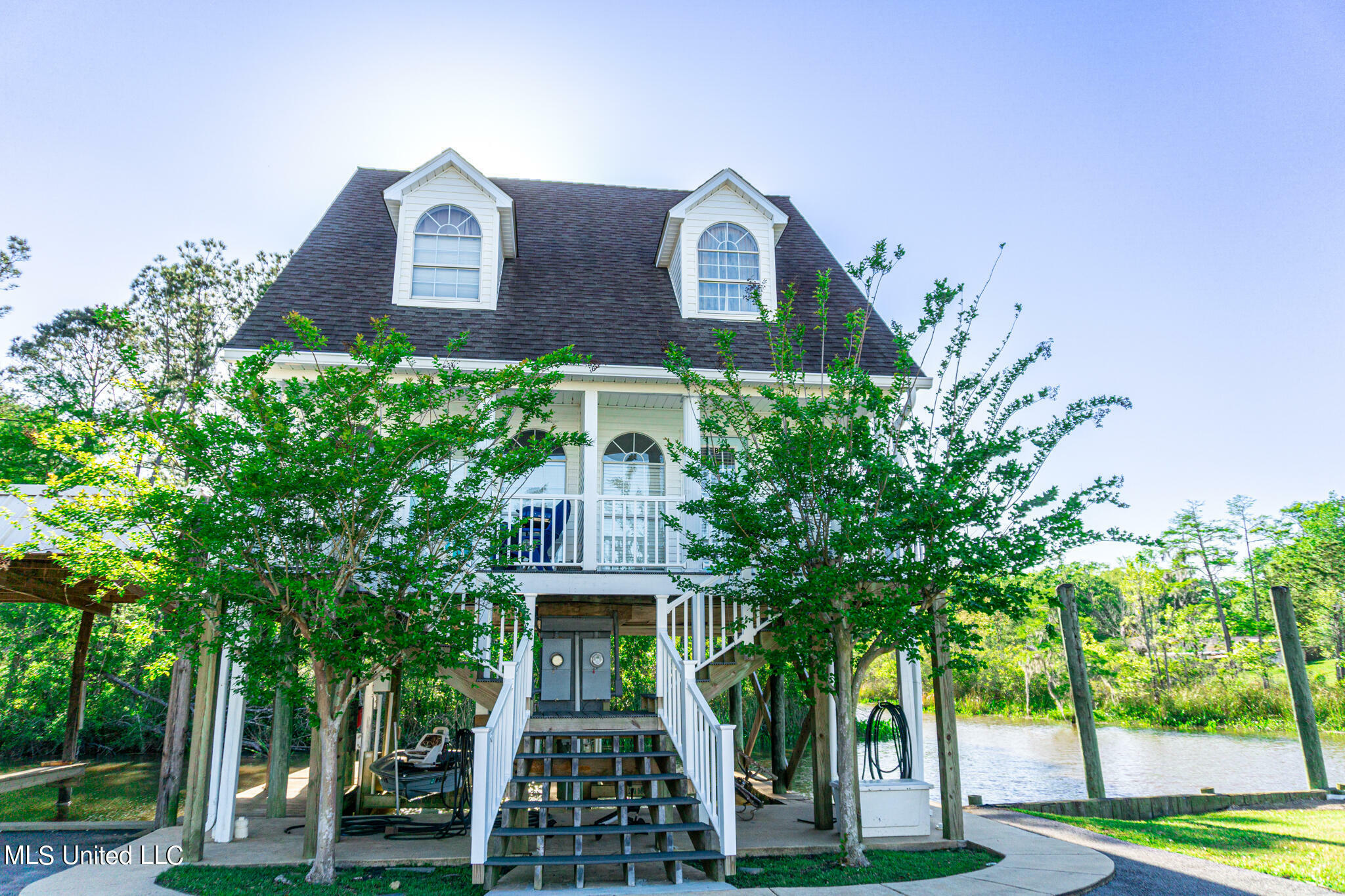 Property Photo:  1102 Stanfield Point Road  MS 39553 