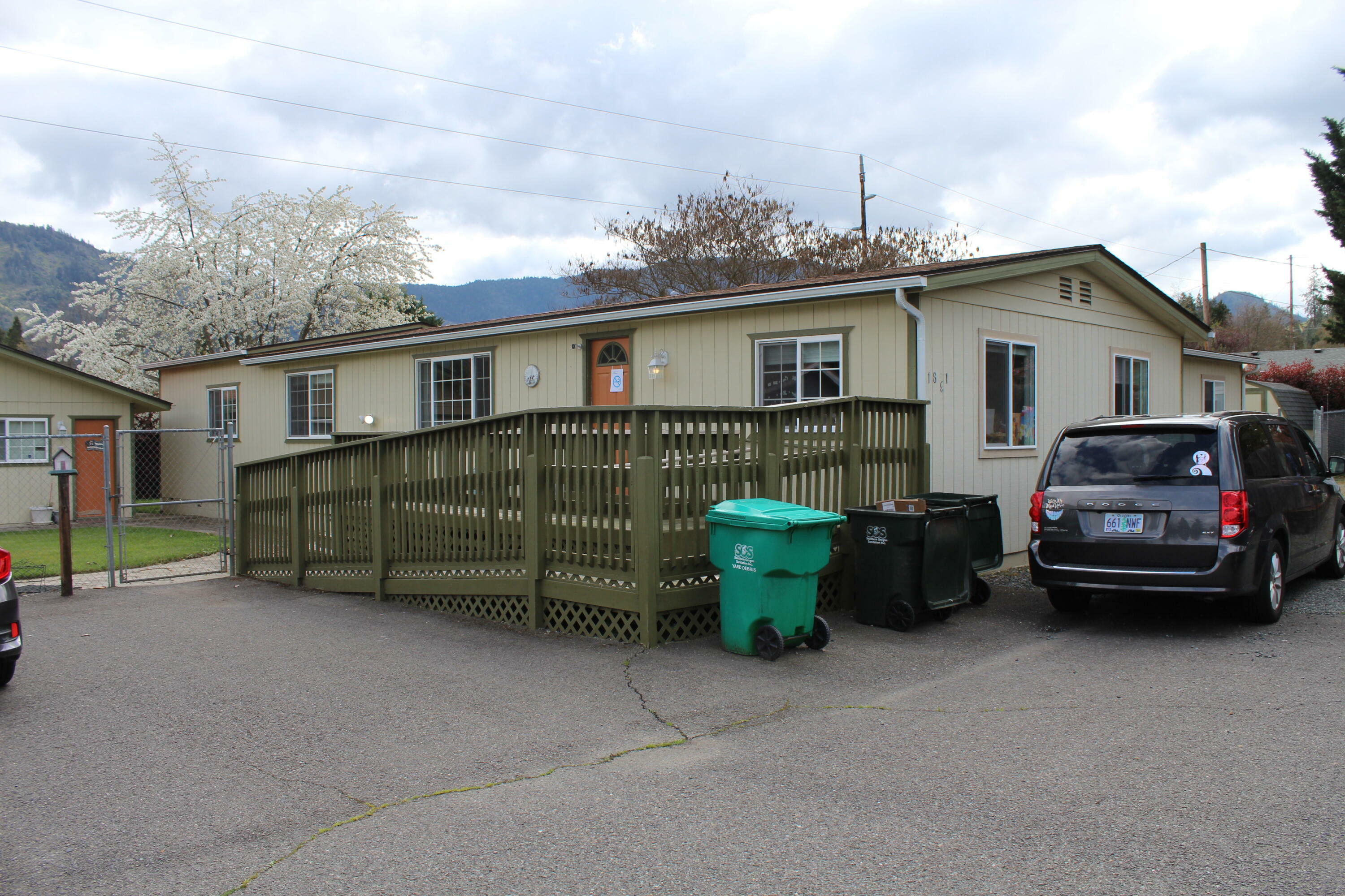 Property Photo: 1831 Drury Lane OR 97527