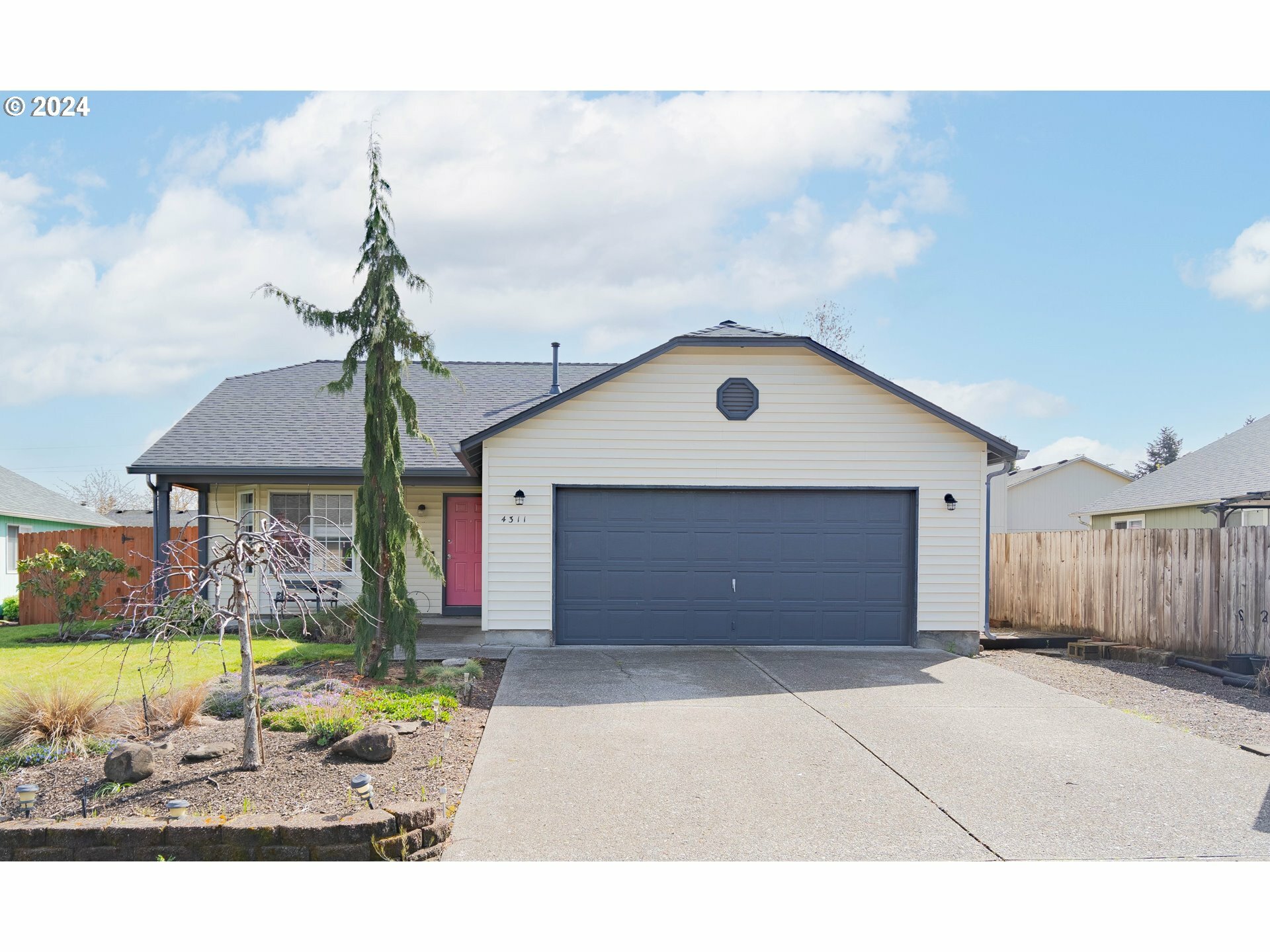 Property Photo:  4311 NE 160th Ave  WA 98682 