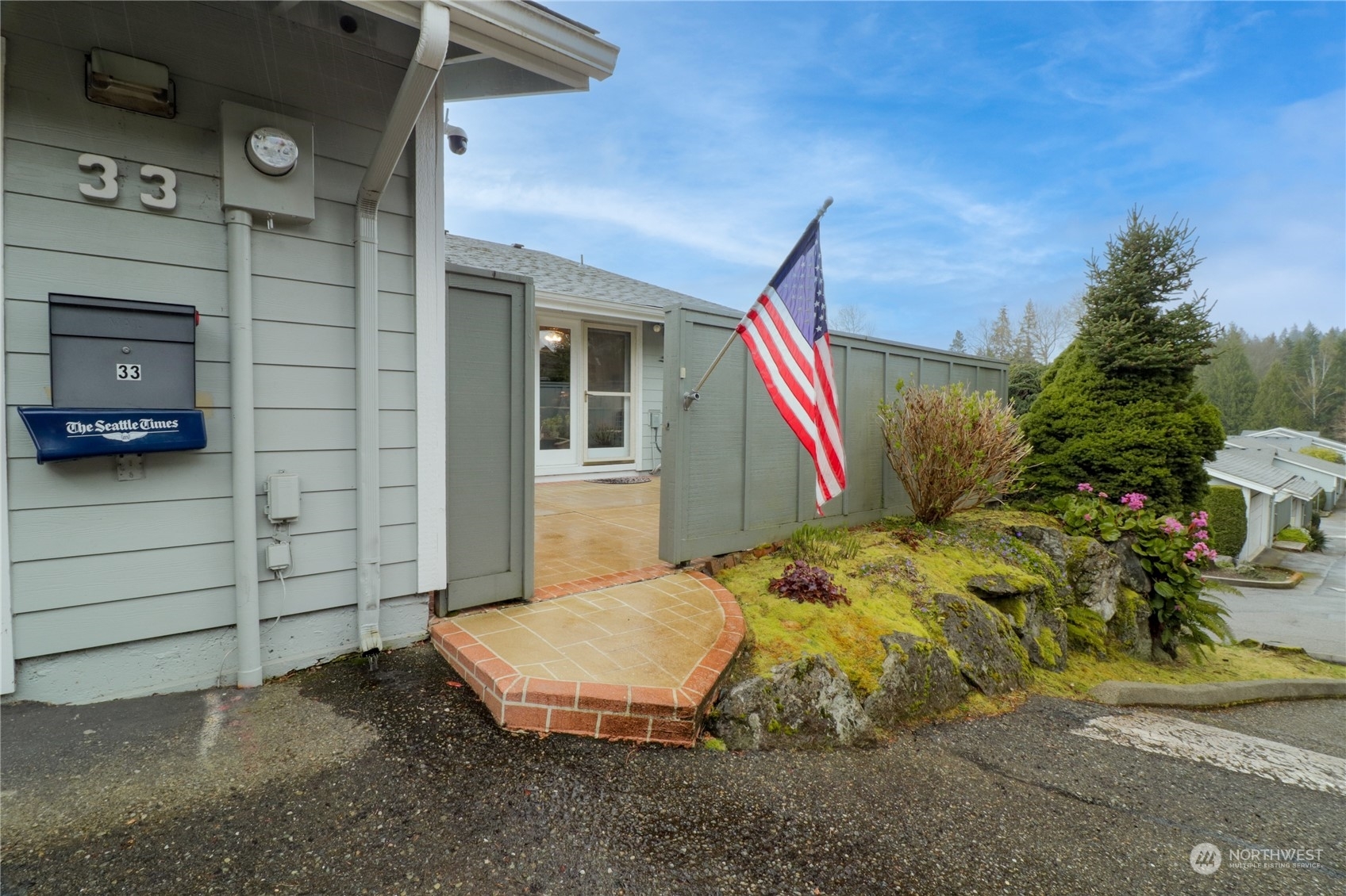 Property Photo:  2440 140th Avenue NE 33  WA 98005 