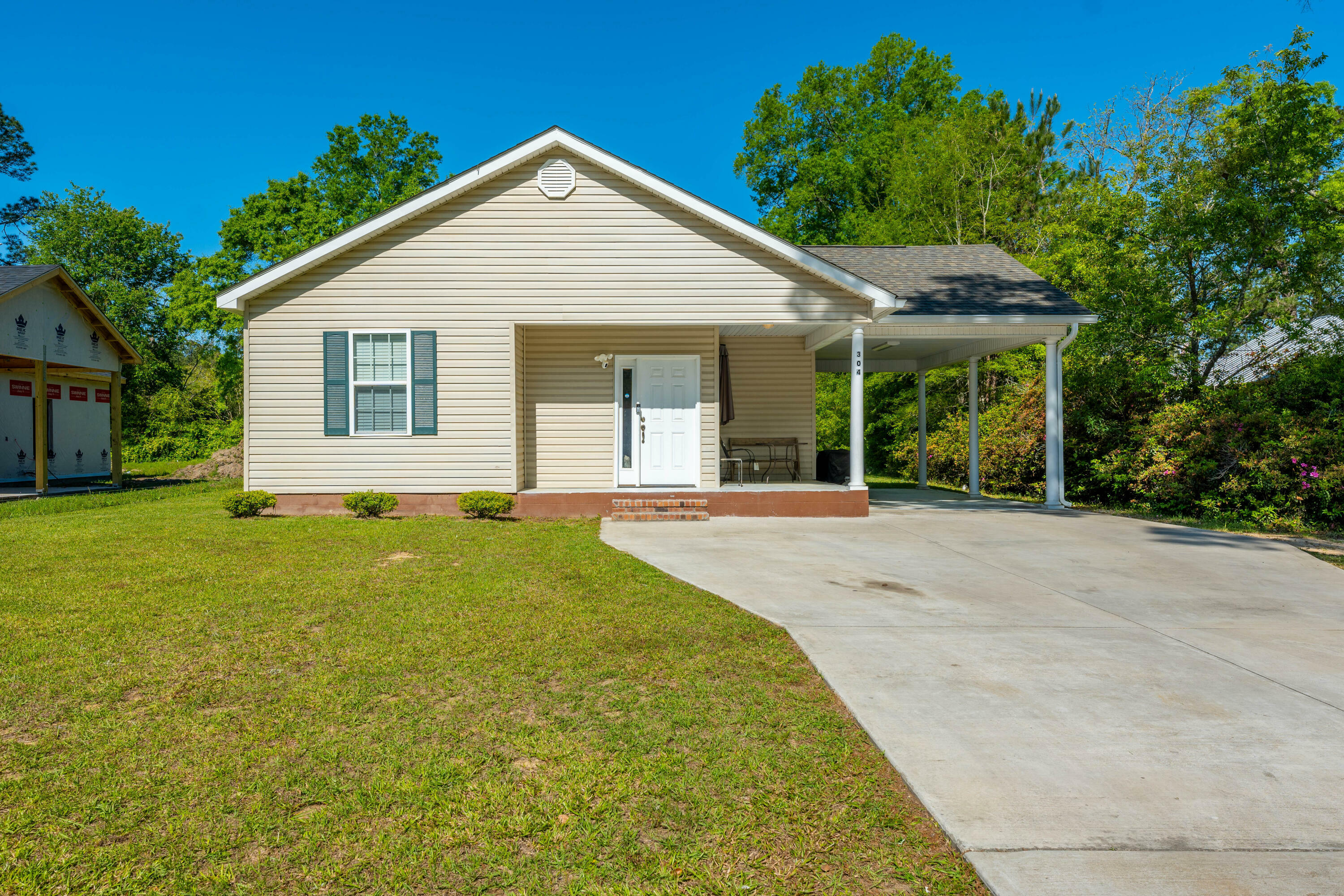 304 S Magnolia Avenue  Andrews SC 29510 photo