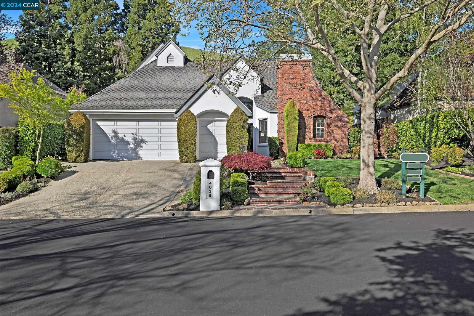 Property Photo: 4039 Eagle Nest Ln CA 94506