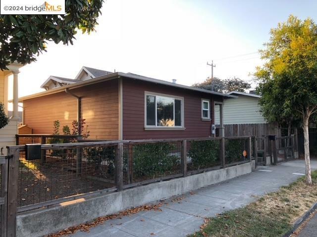 Property Photo:  2408 8th Street  CA 94710 