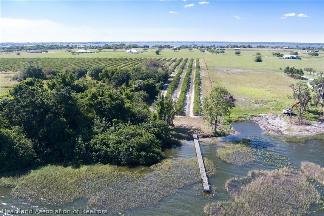 Property Photo:  100 Cloverleaf Road  FL 33852 