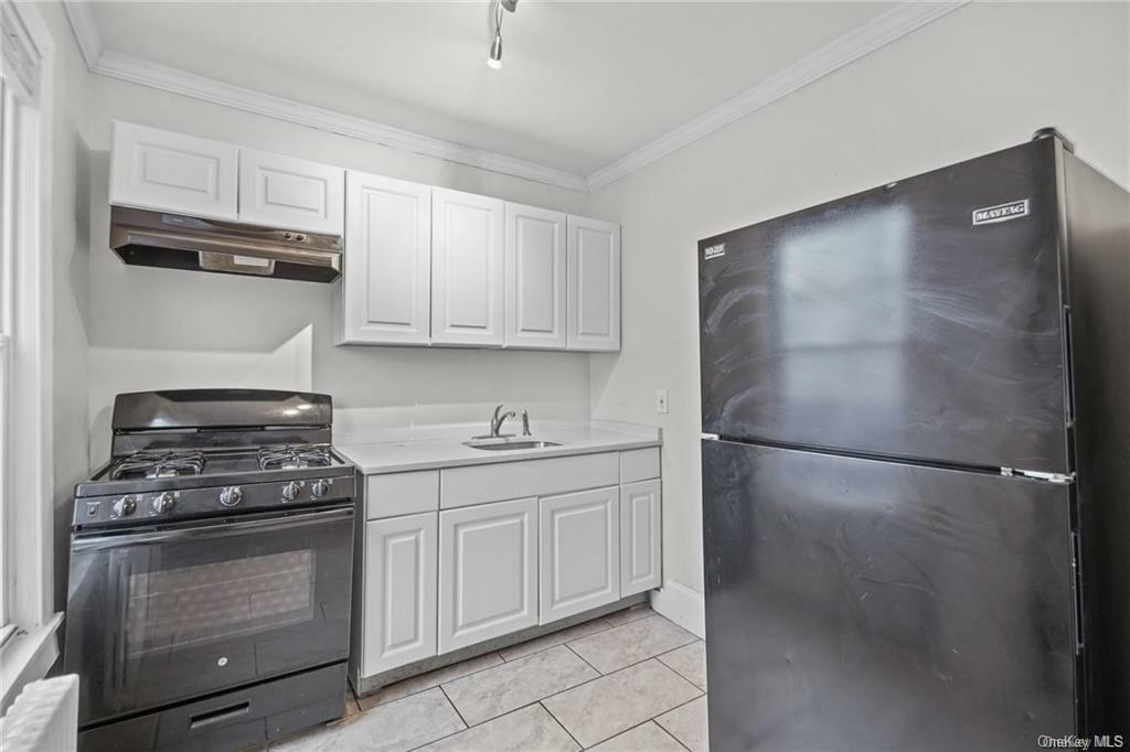 Property Photo:  100 Courtney Avenue  NY 12550 