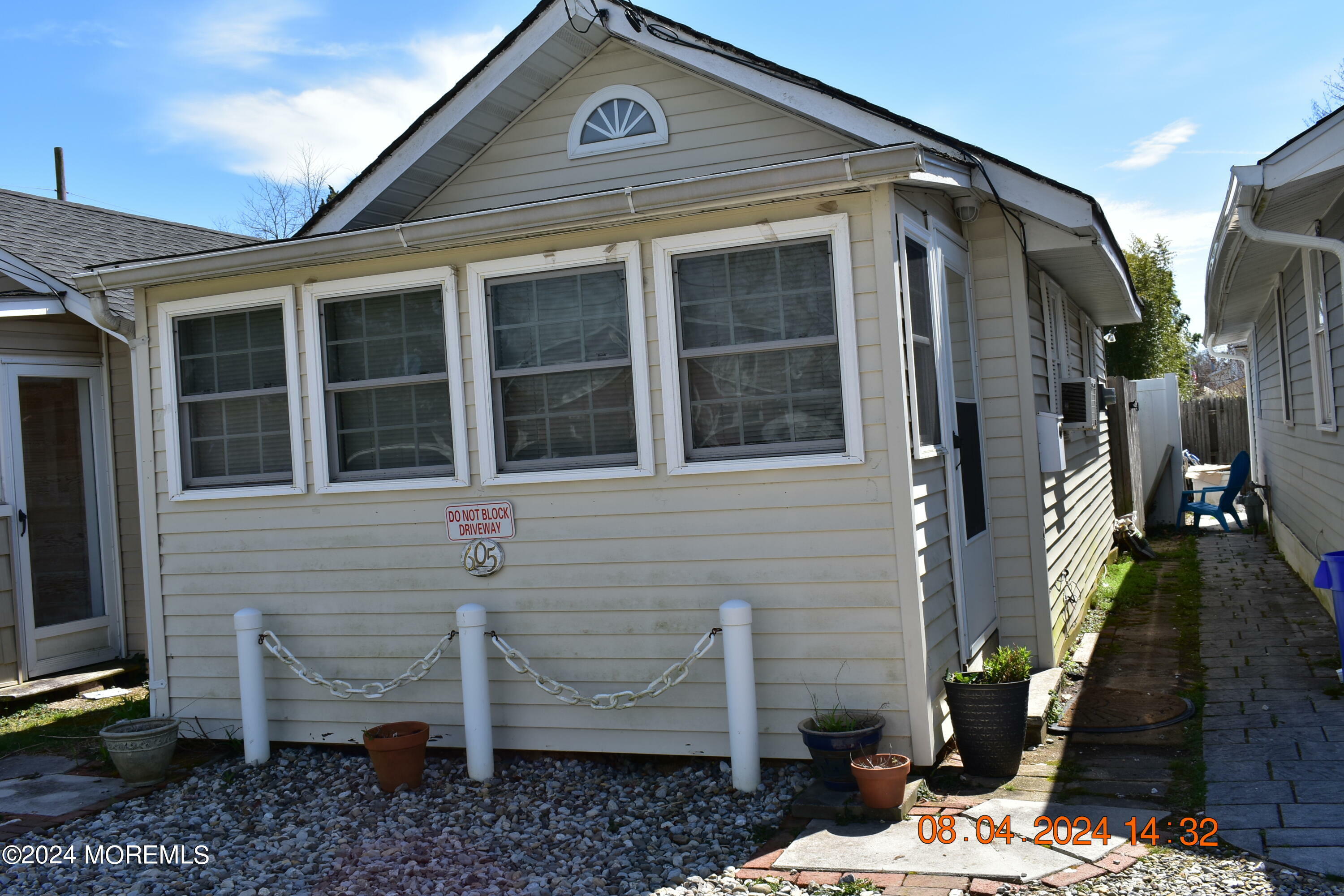 Property Photo:  605 Central Avenue  NJ 07762 