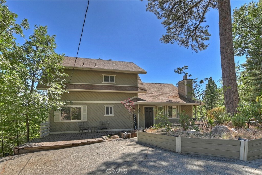 Property Photo:  695 Sutter Lane  CA 92352 