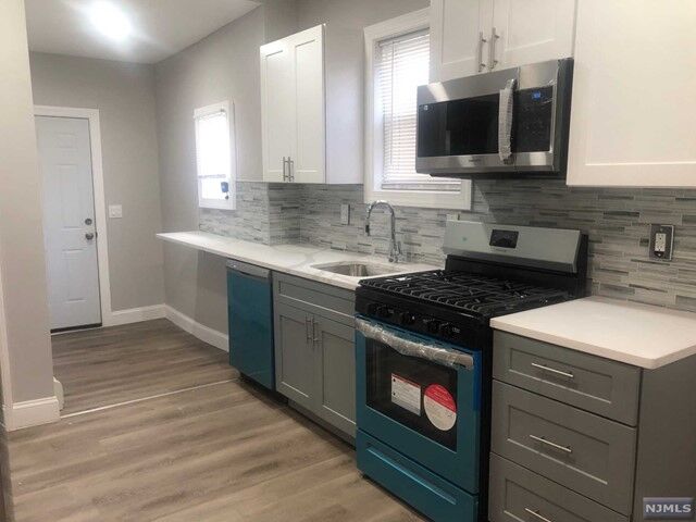 Property Photo:  314 West Palisade Avenue 1st Fl  NJ 07631 
