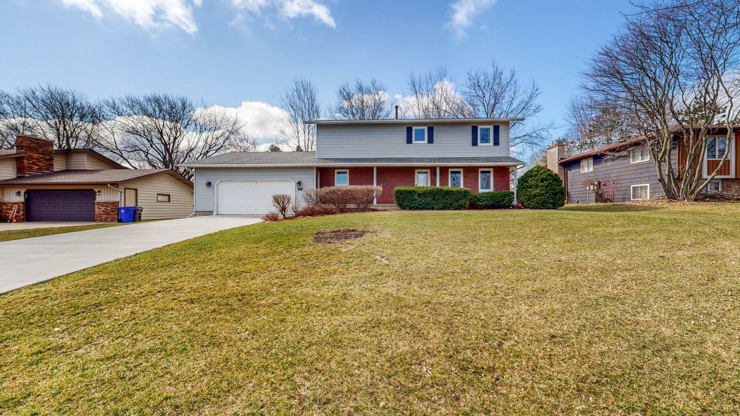 Property Photo: 302 4th Street NW MN 55920