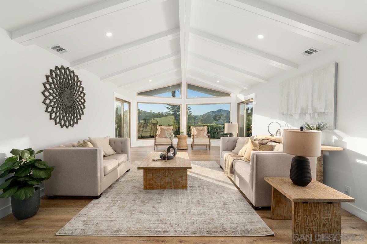Property Photo: 17876 Via Altiva CA 92128