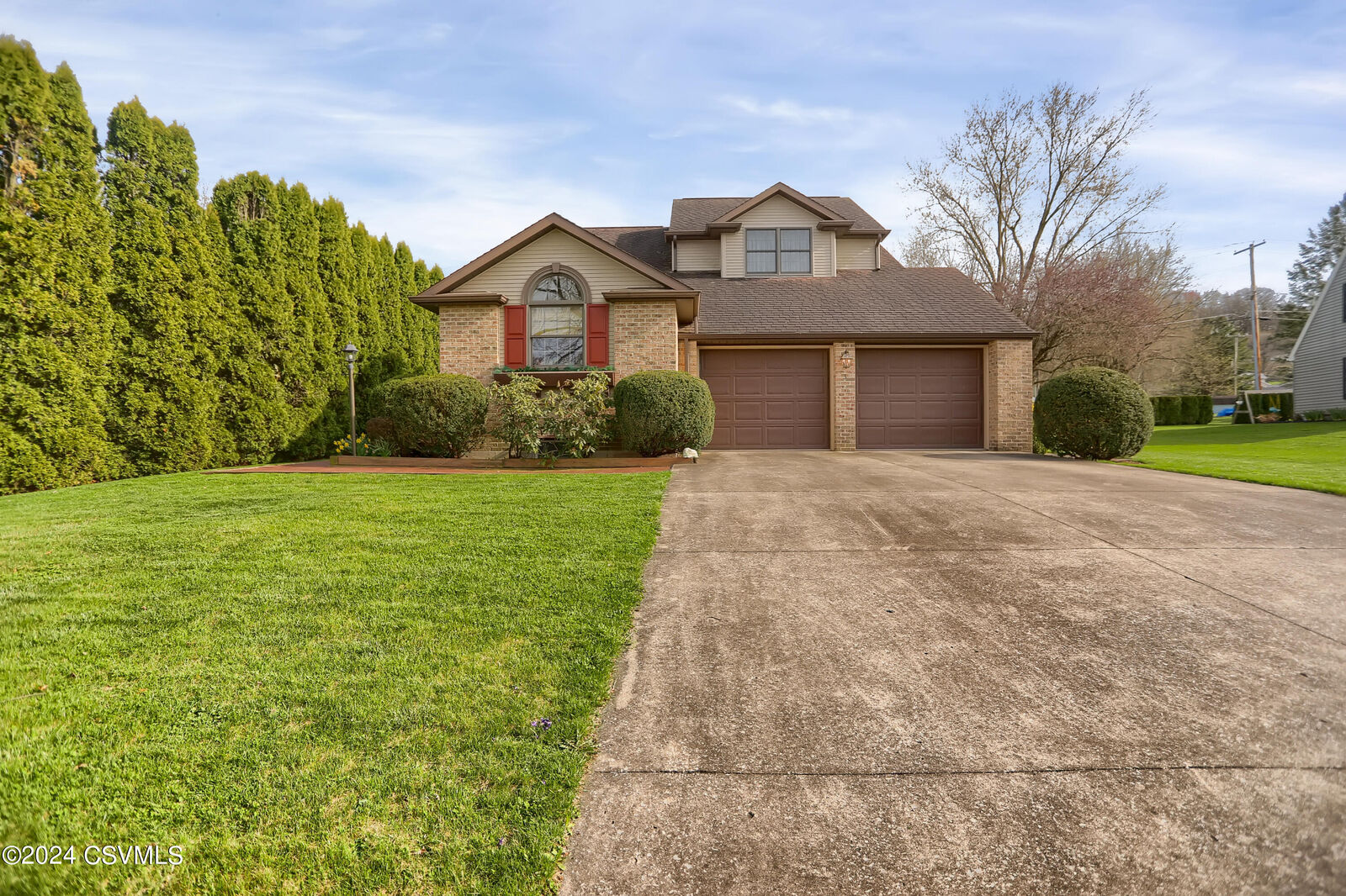 Property Photo:  3 Shipton Street  PA 17844 