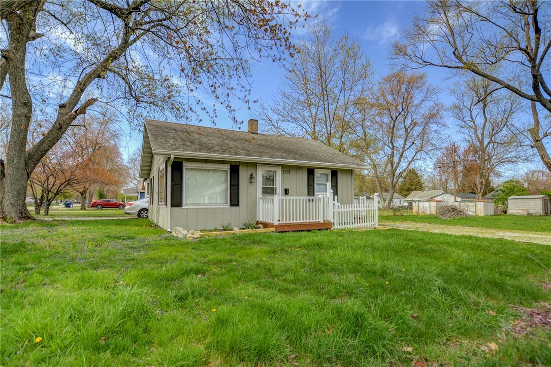 Property Photo:  1535 N McClellan Avenue  IL 62526 