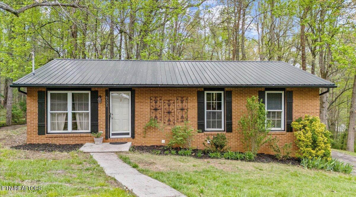 Property Photo: 6535 Hunters Glen Drive TN 37921