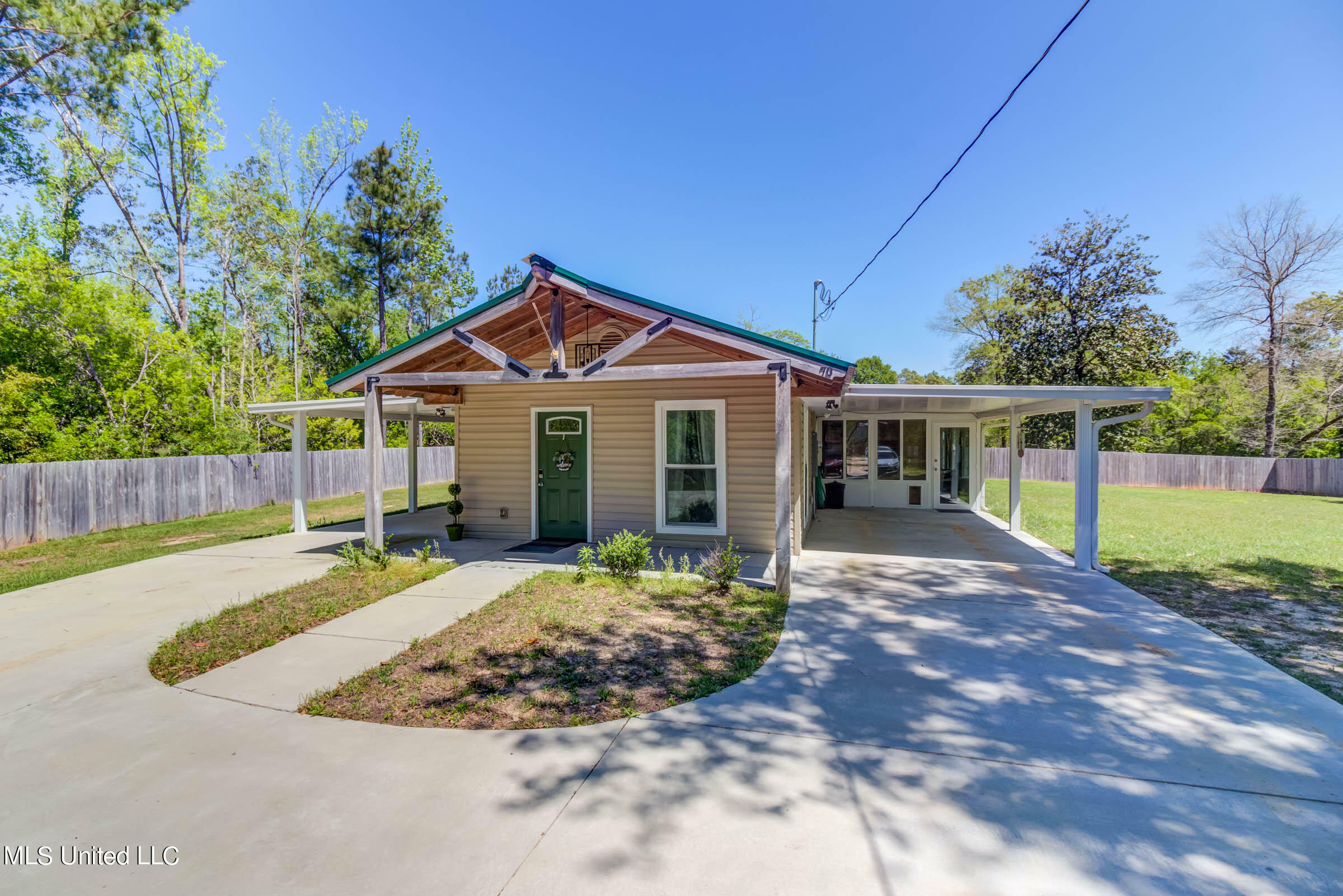 Property Photo: 70 N Grace Road MS 39577