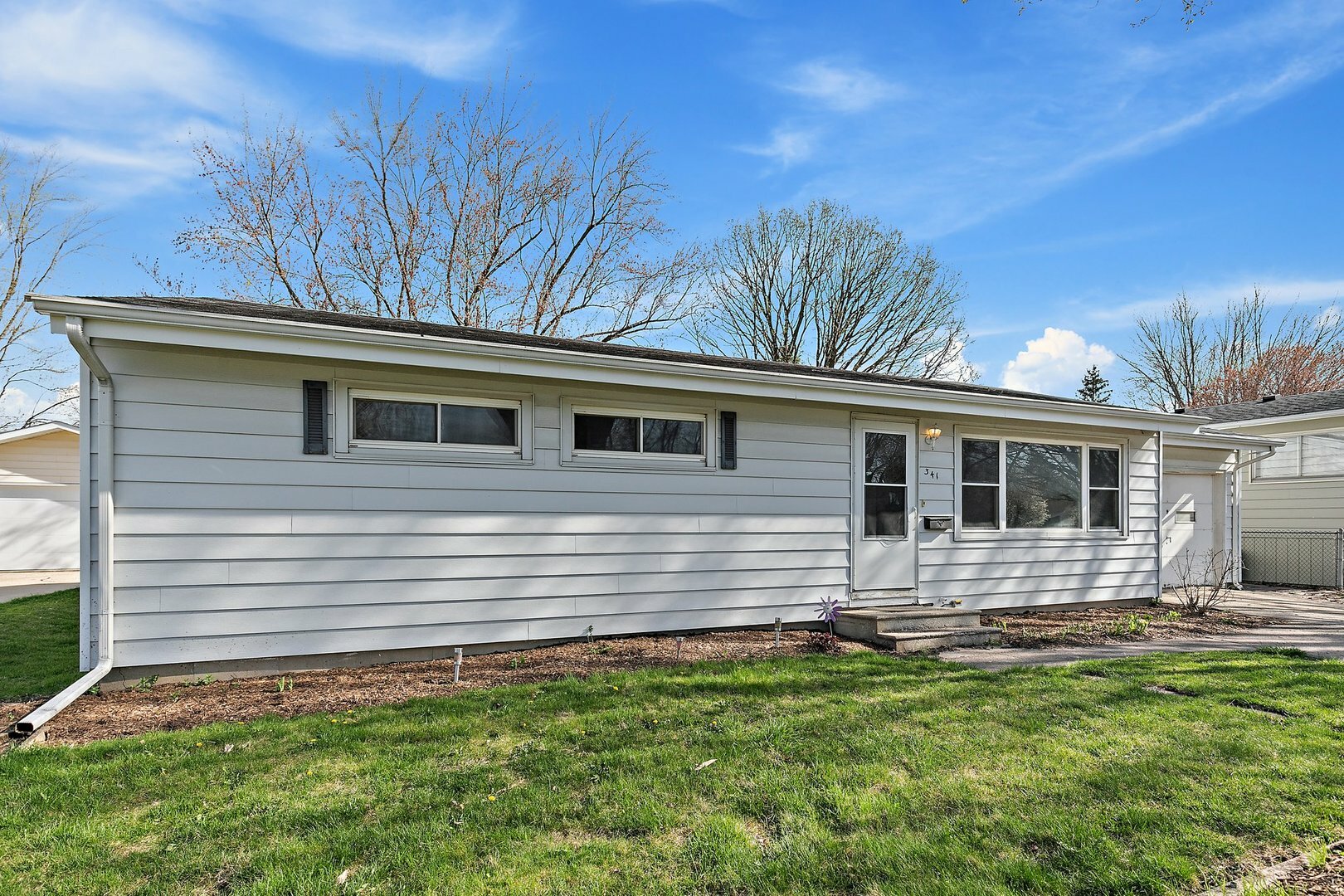 Property Photo:  341 Orchard Lane  IL 60178 