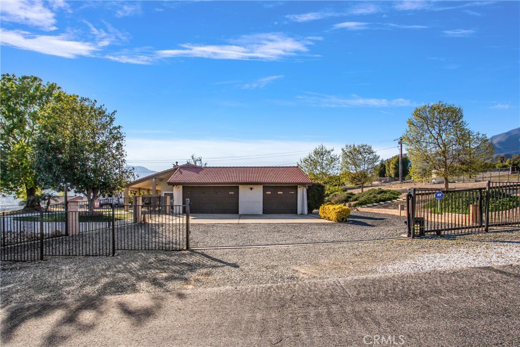 Property Photo:  3985 W Meyers Road  CA 92407 