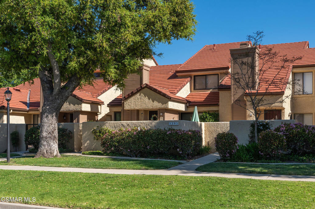 Property Photo: 5395 Huntley Street 6 CA 93063