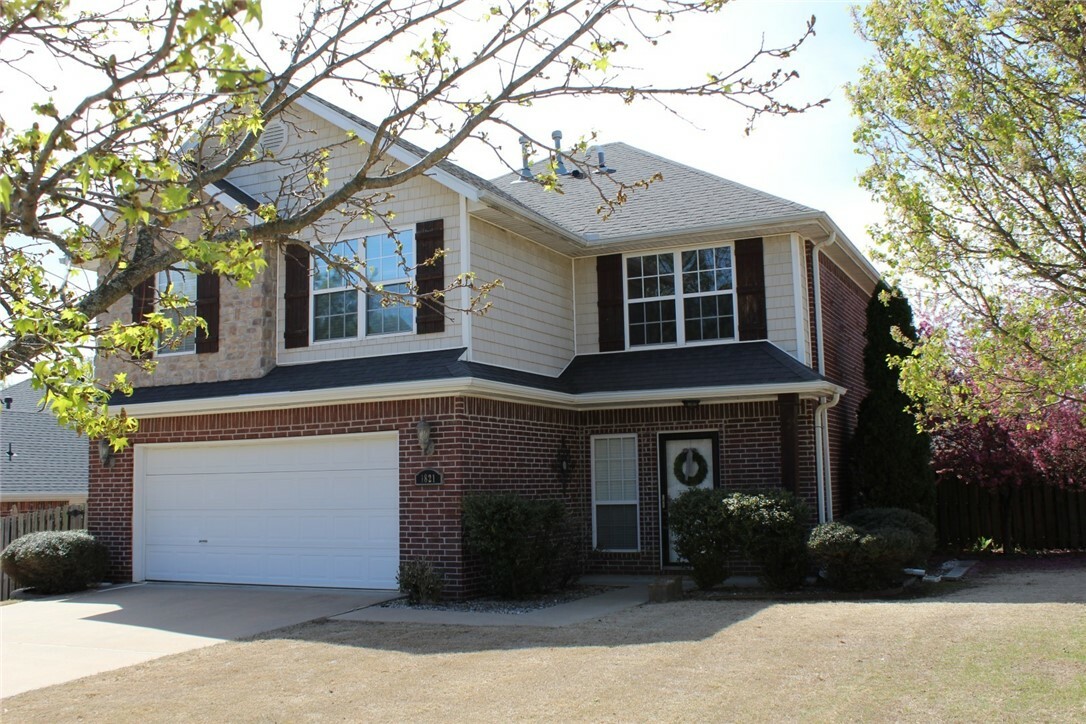 Property Photo:  1821 N Cannondale Drive  AR 72704 