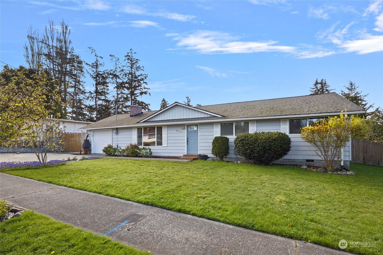 Property Photo:  1391 NE 8th Avenue  WA 98277 