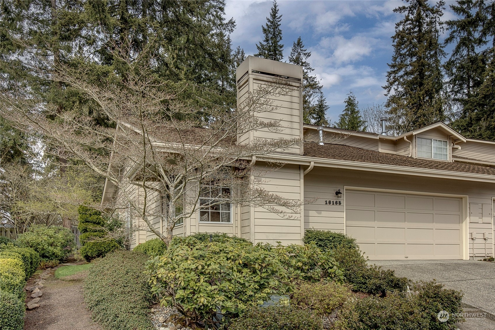 Property Photo:  16165 SE 33rd Circle  WA 98008 