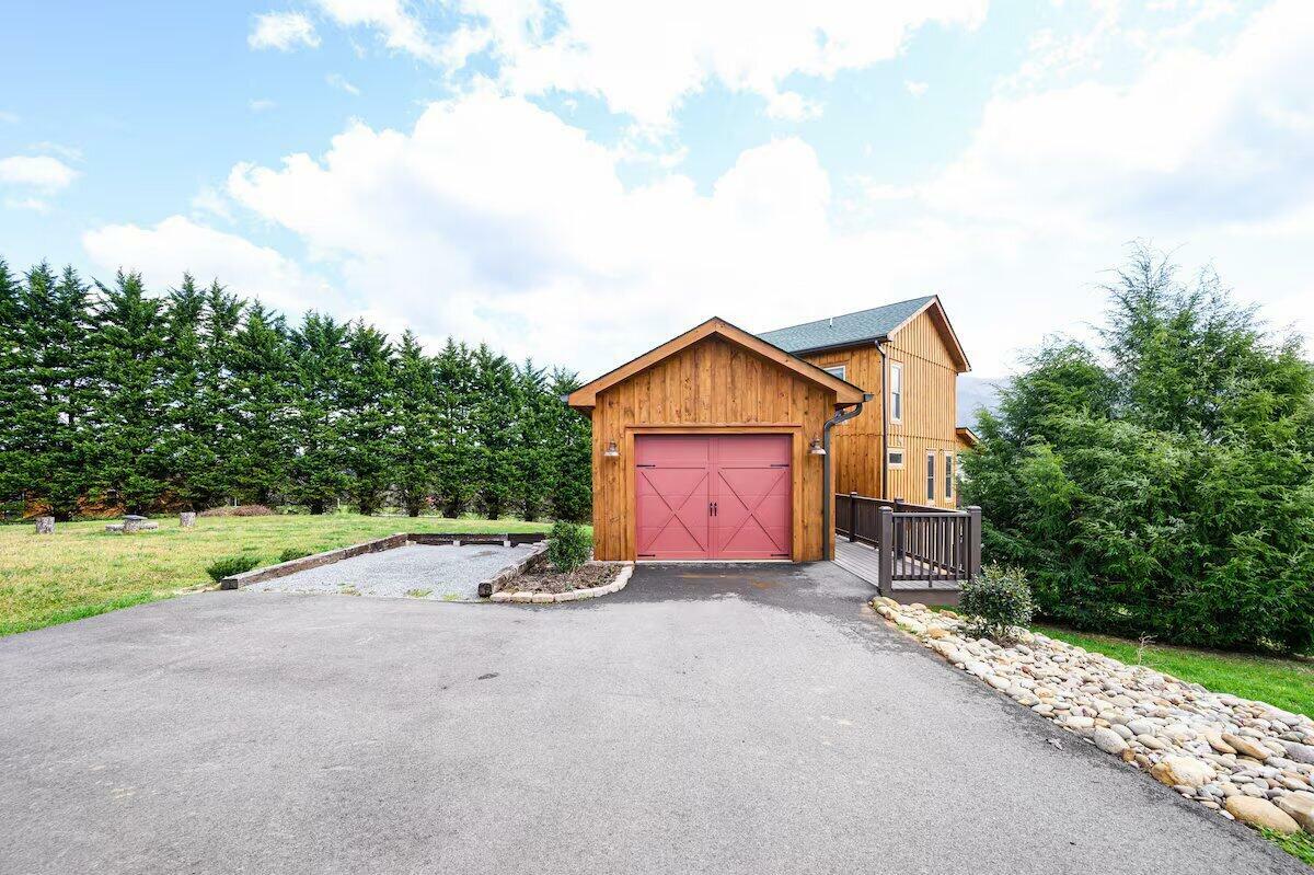 Property Photo:  4032 Roundtop Drive  TN 37862 