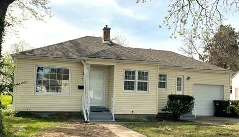 Property Photo:  415 S Roosevelt Avenue  MO 65605 