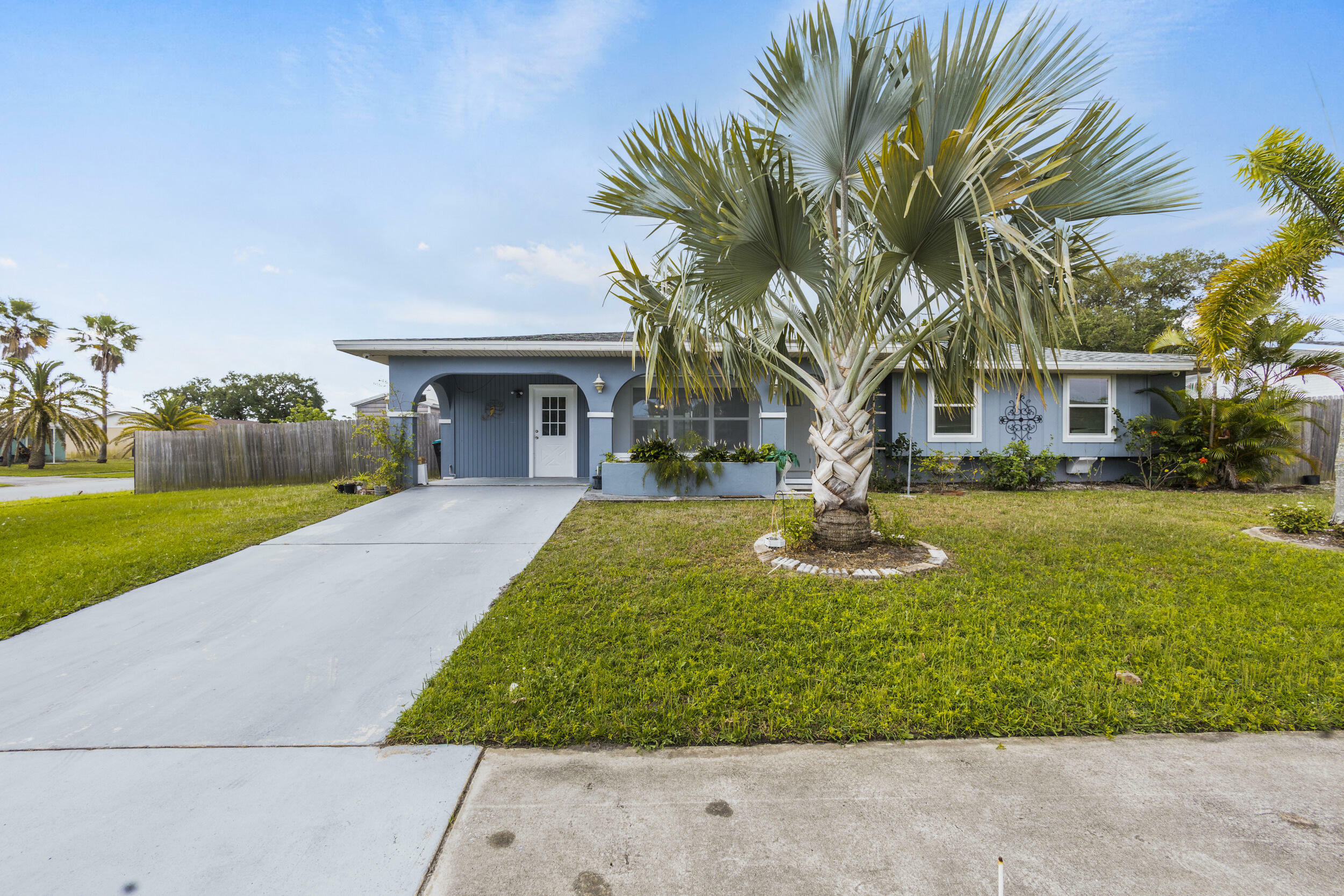 Property Photo:  3294 Galleon Avenue NE  FL 32905 