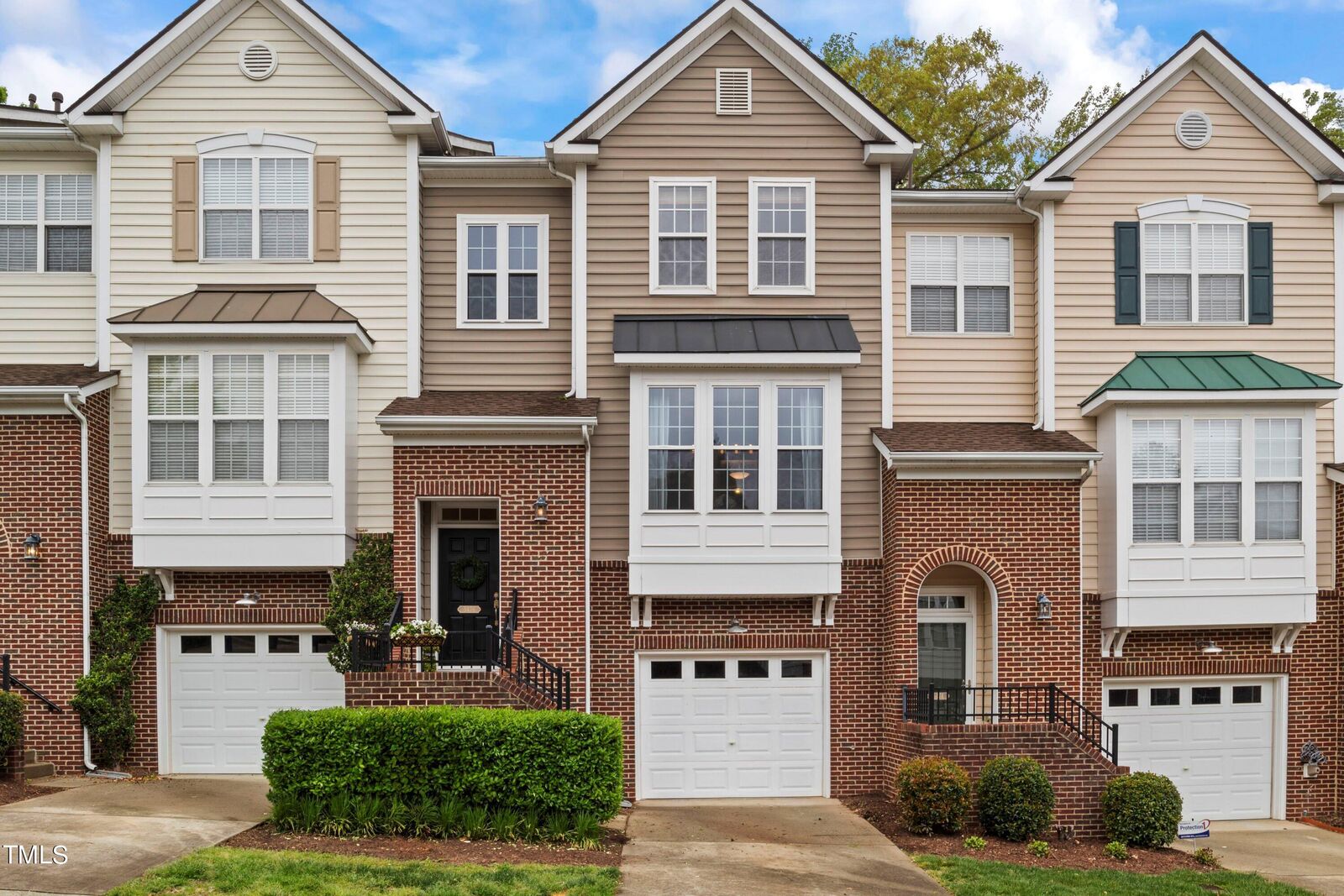 Property Photo: 5476 Crescentview Parkway NC 27606
