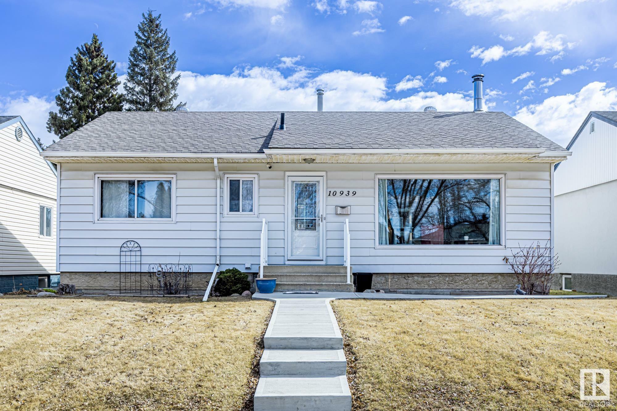 Property Photo:  10939 146 Street NW  AB T5N 3A8 