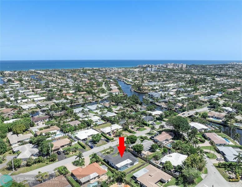 Property Photo:  1011 SE 12th Ave  FL 33441 