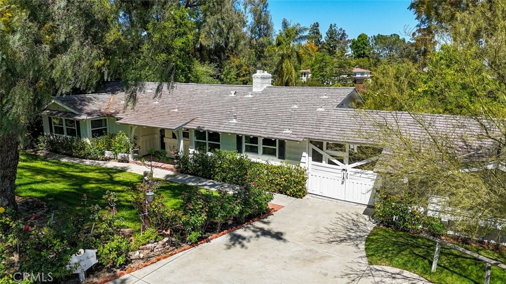 Property Photo: 5808 Hilltop Road CA 91302