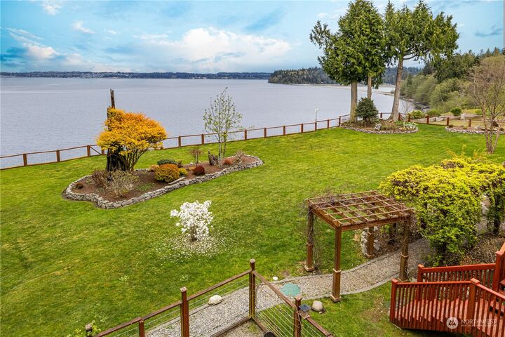 Property Photo: 15 White Rock Lane WA 98365