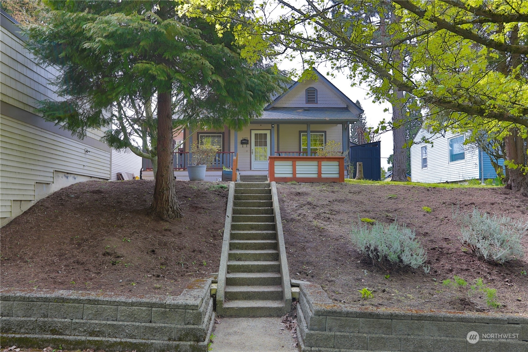Property Photo: 1425 4th Avenue E WA 98506