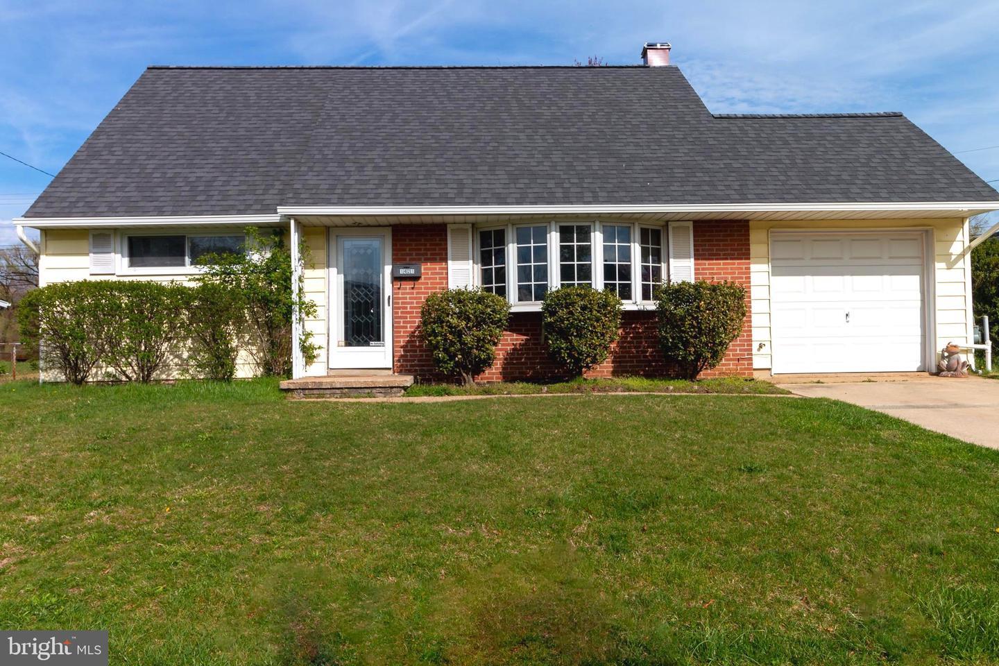 Property Photo:  1421 Oakdale Road  MD 21060 