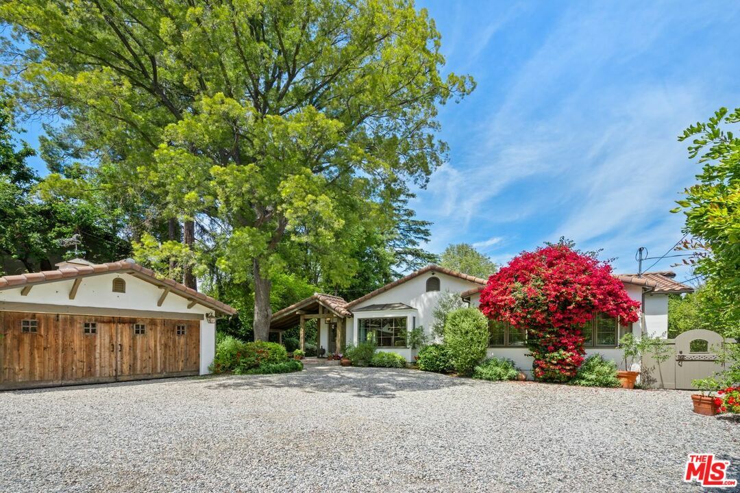 Property Photo: 4680 White Oak Ave CA 91316