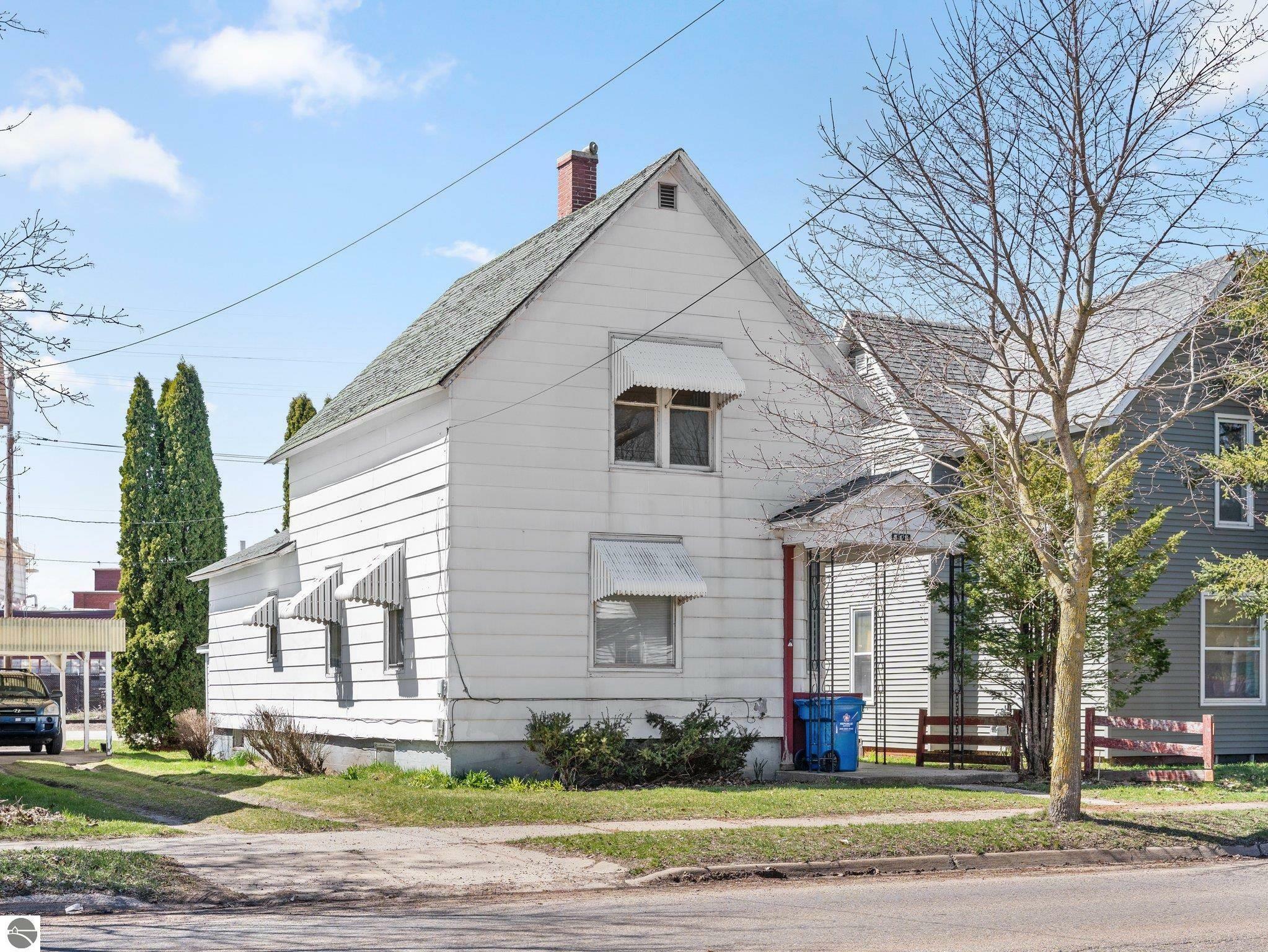 Property Photo:  515 N Lake Street  MI 49601 