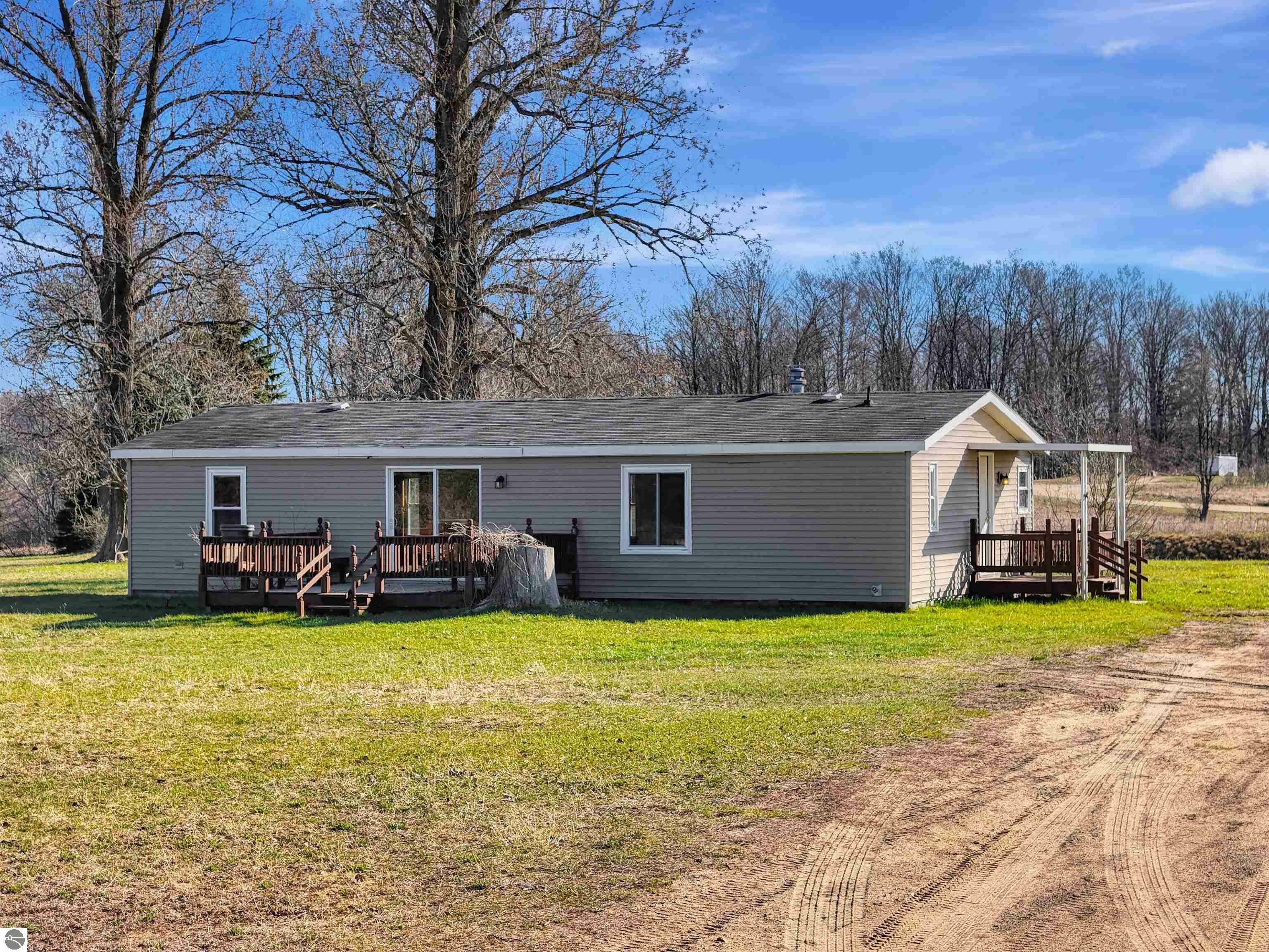 Property Photo: 6012 Riverview Road MI 49668