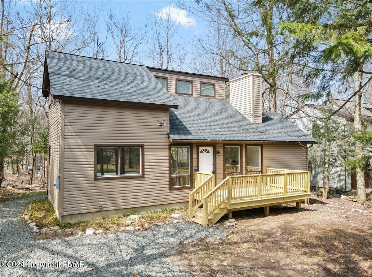 Property Photo: 3042 Briarwood Drive PA 18466