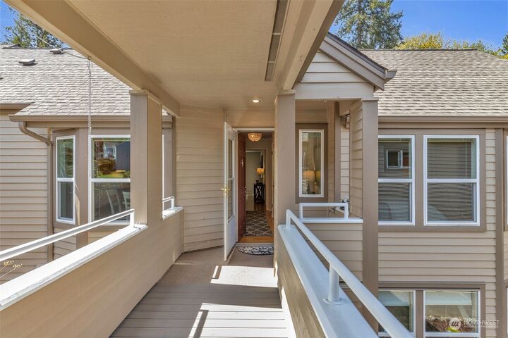 Property Photo:  4005 220th Place SE 2127  WA 98029 