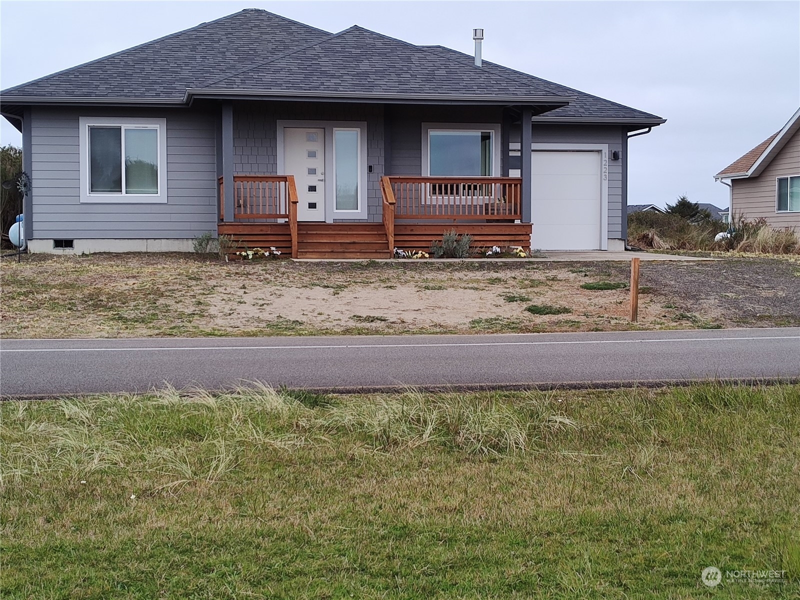 Property Photo:  1223 E Ocean Shores Boulevard SW  WA 98569 