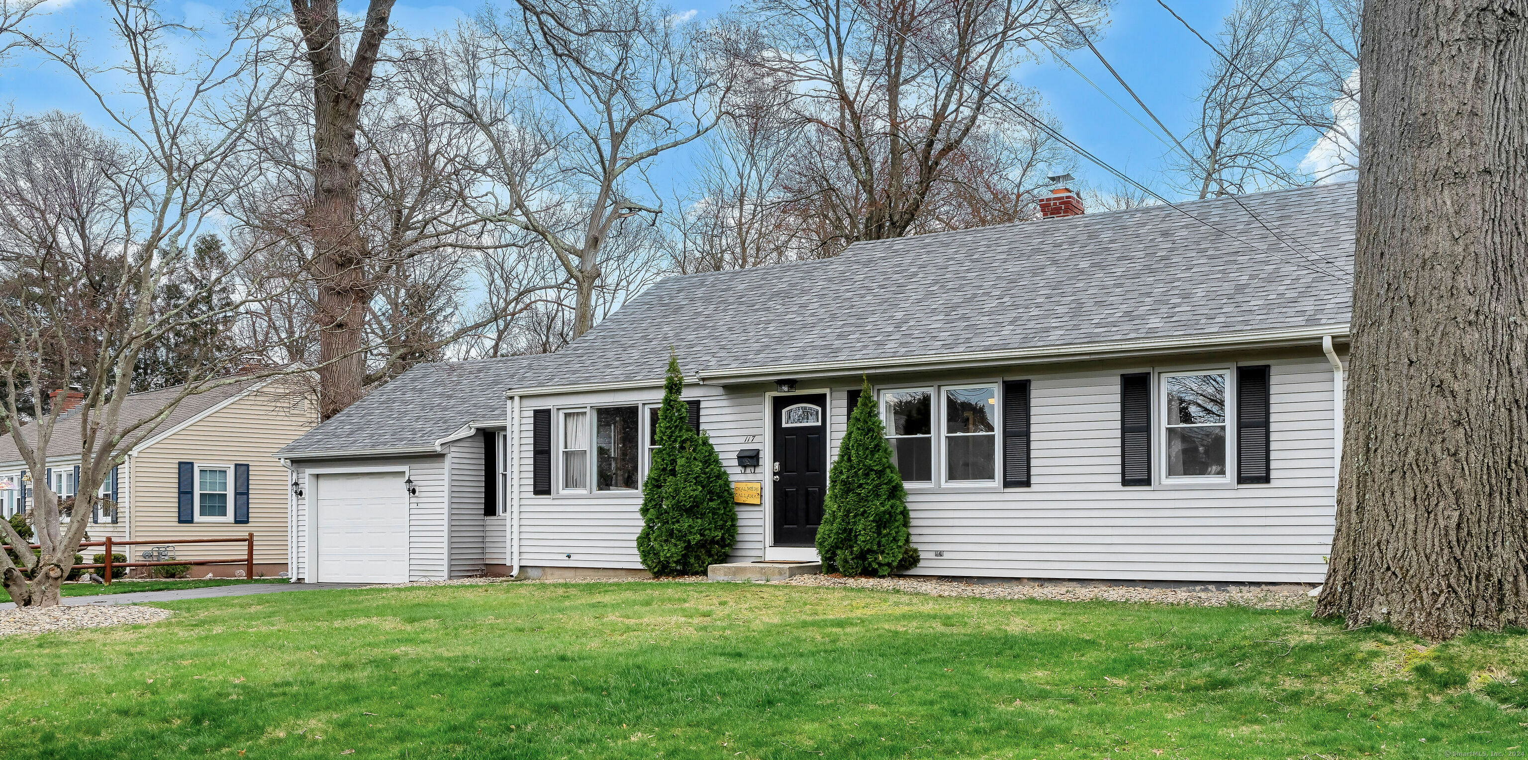 Property Photo:  117 Indian Hill Road  CT 06111 