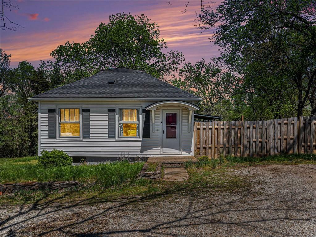 Property Photo: 1910 Parker Avenue KS 66064