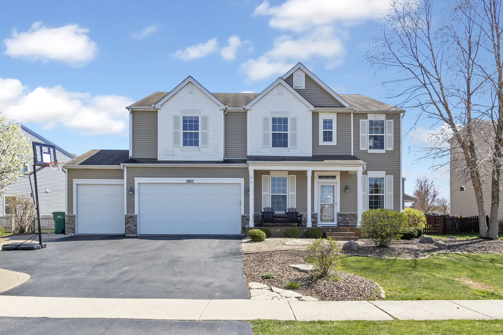 Property Photo: 2802 Great Meadow Drive IL 60432