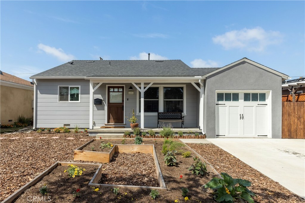 Property Photo:  2515 Spreckels Lane  CA 90278 