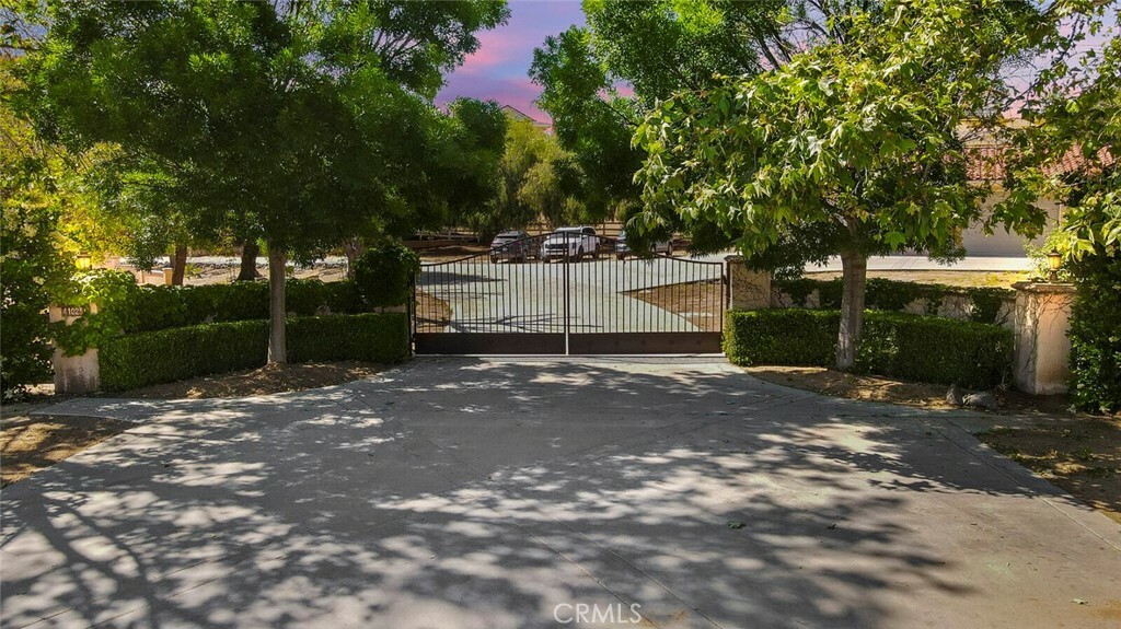 Property Photo:  41025 Los Ranchos Circle  CA 92592 