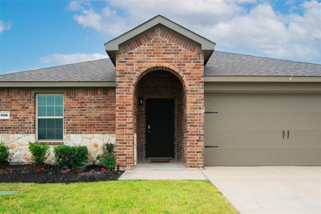 Property Photo: 1805 Crimson Avenue TX 75442