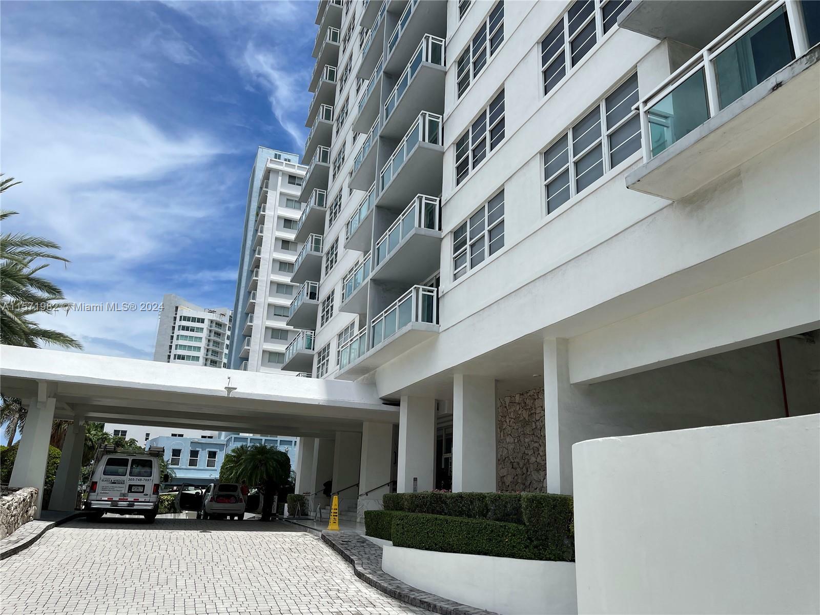 Property Photo:  6917 Collins Ave 1008  FL 33141 